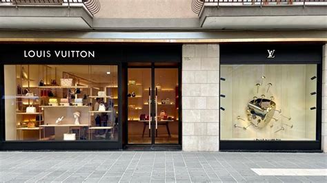 louis vuitton bari aperto domani mattina|Louis Vuitton Bari Store in Bari, Italia .